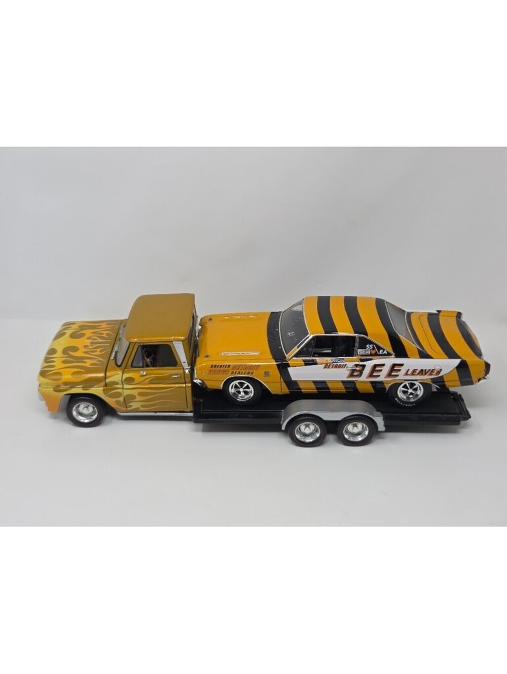 1968 Dodge Dart Bee Leaver With 1965 Chevy C10 Car Hauler Die Cast Set RARE